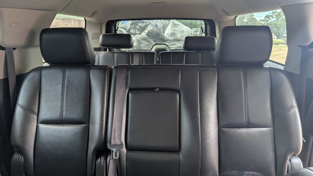2012 Chevrolet Suburban Image 13