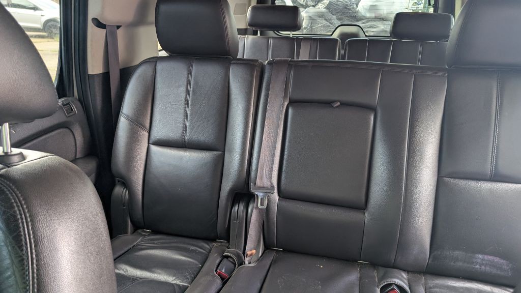 2012 Chevrolet Suburban Image 16