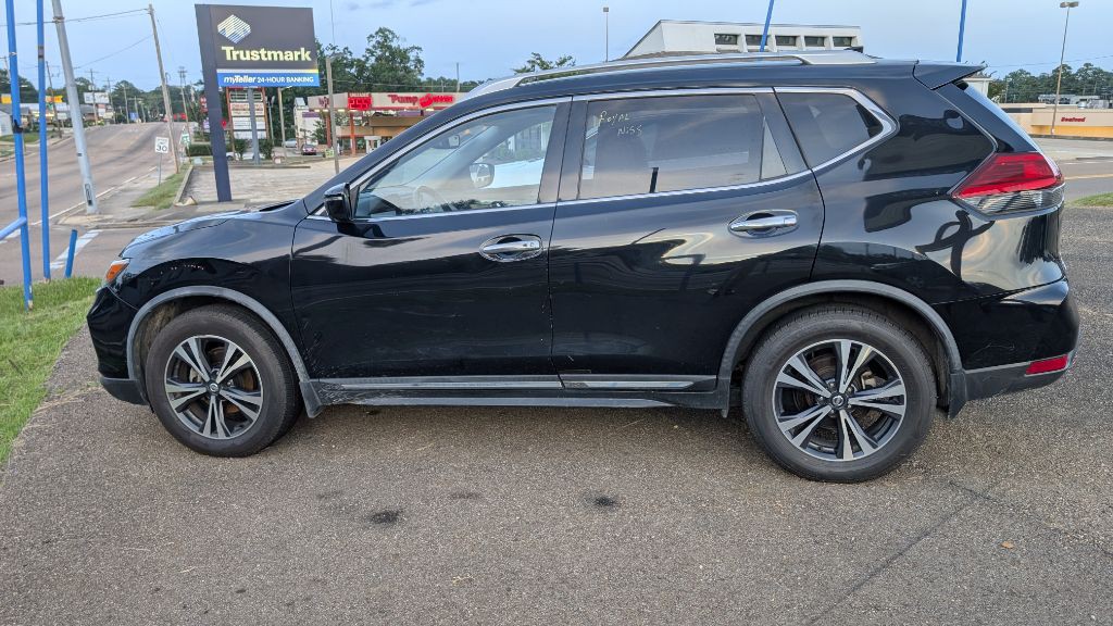 2017 Nissan Rogue Image 3