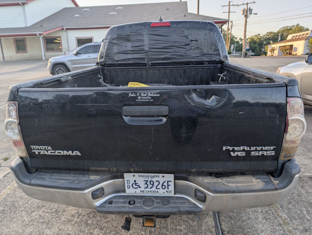 2015 Toyota Tacoma Image 8
