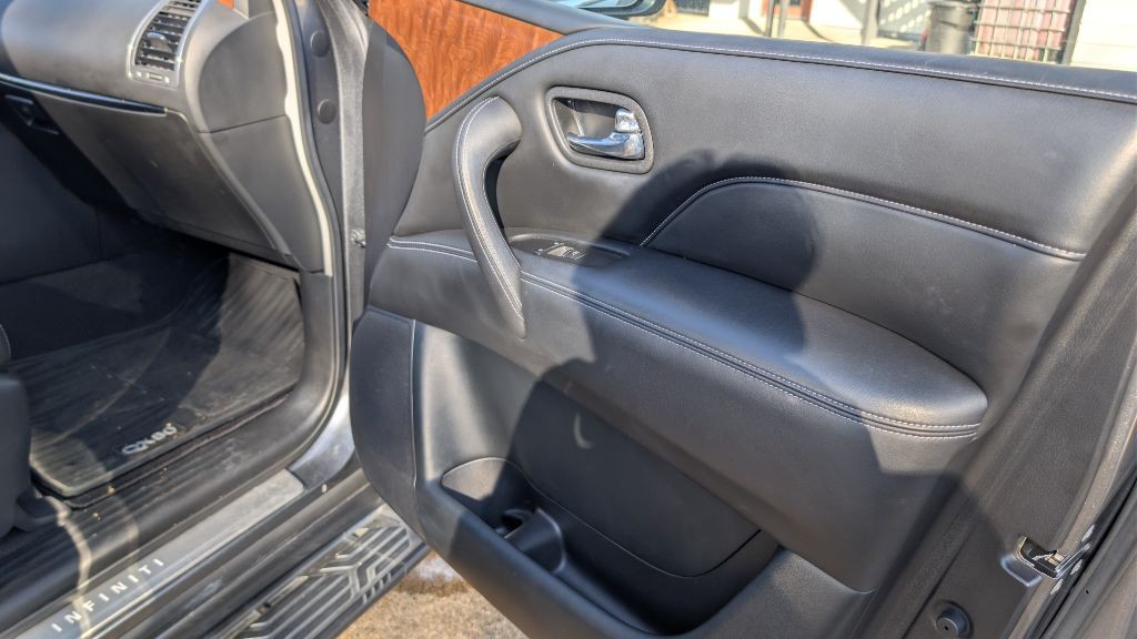 2018 INFINITI QX80 Image 33