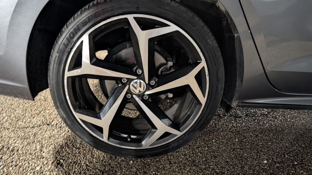 2020 Volkswagen Passat Image 15