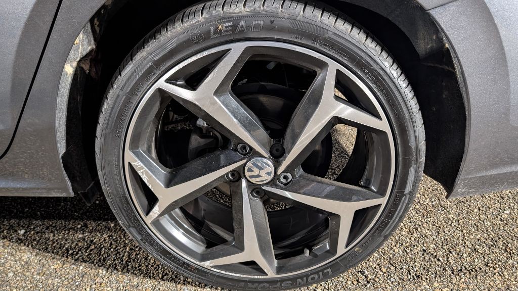 2020 Volkswagen Passat Image 16