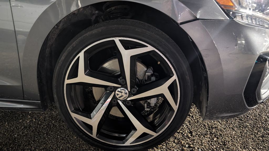 2020 Volkswagen Passat Image 18