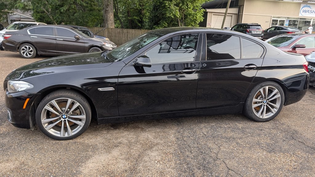 2016 BMW 5 Series Image 1