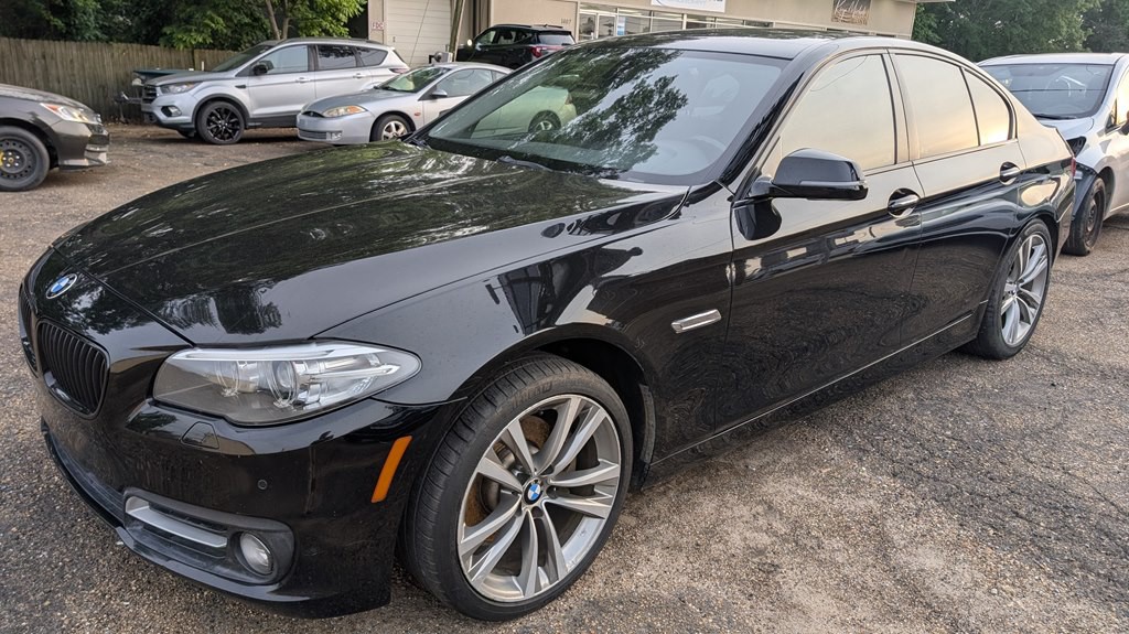 2016 BMW 5 Series Image 2
