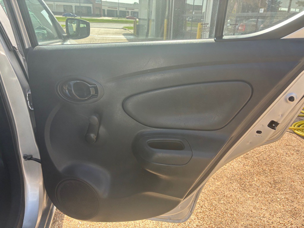 2019 Nissan Versa Image 18