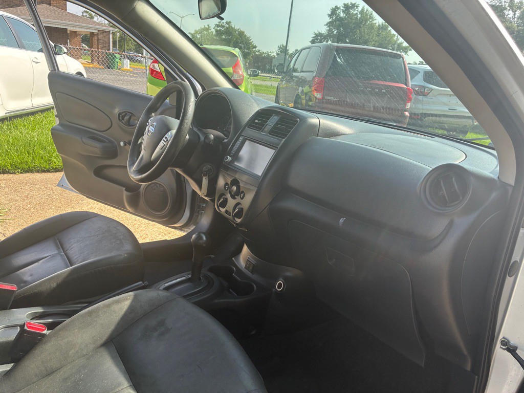 2019 Nissan Versa Image 19