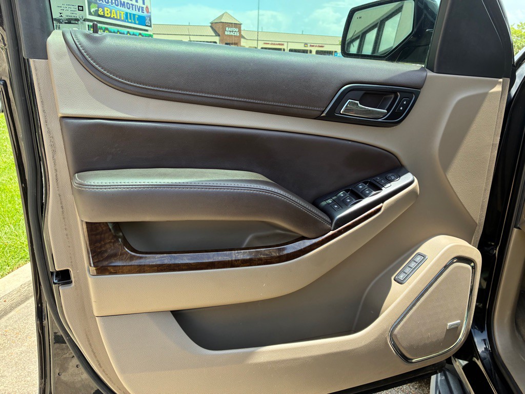 2017 Chevrolet Tahoe Image 12