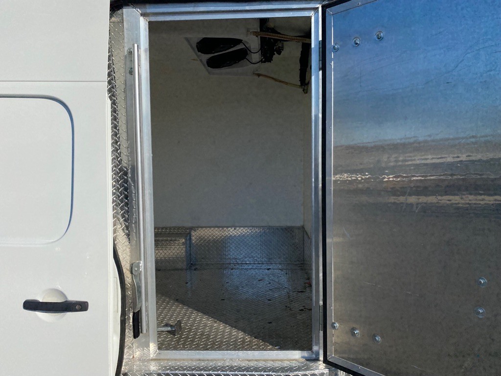 2018 Nissan NV Image 3