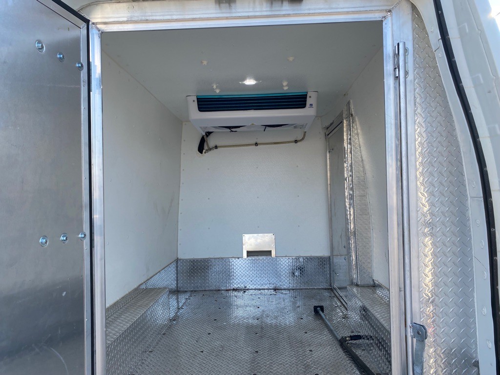 2018 Nissan NV Image 5