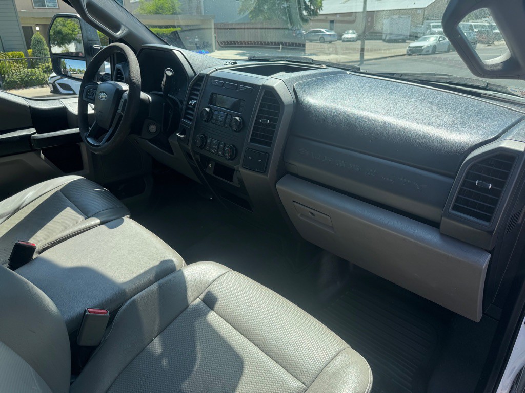 2017 Ford F-350 Image 13