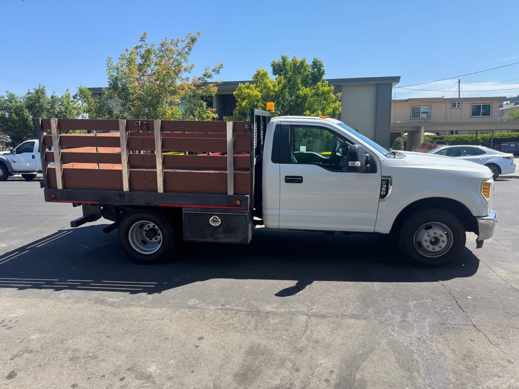 2017 Ford F-350 Image 6