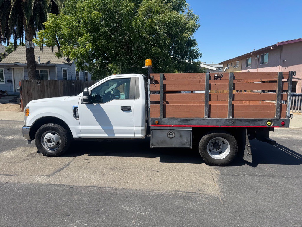 2017 Ford F-350 Image 7