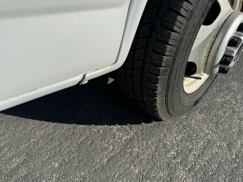 2018 GMC Savana Image 14