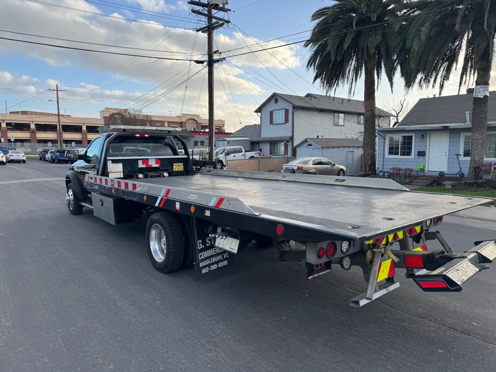 2018 RAM 5500 Image 3