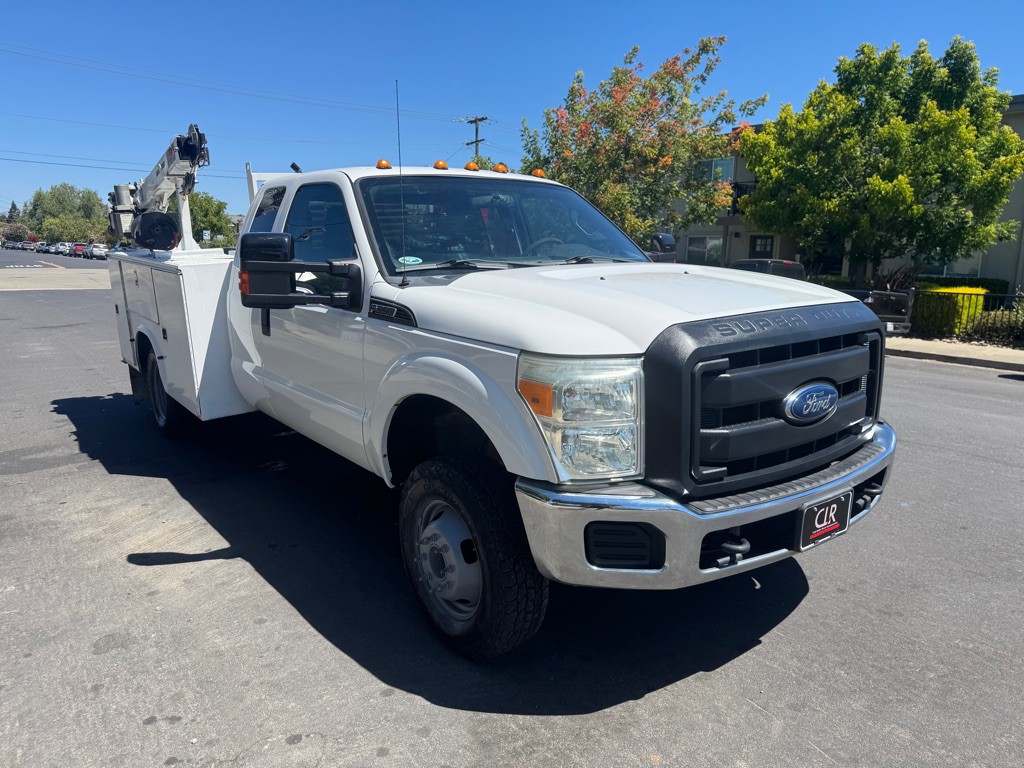 2015 Ford F-350 Image 2