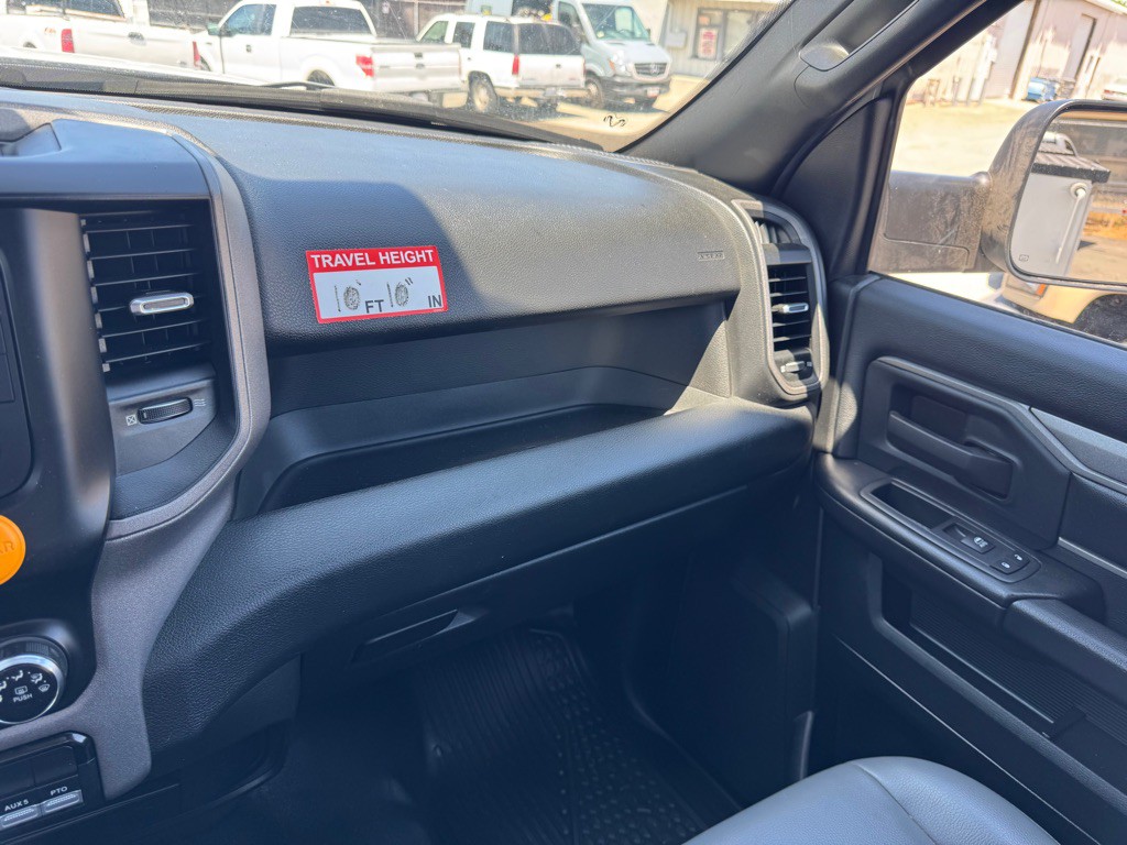 2022 RAM 5500 Image 26