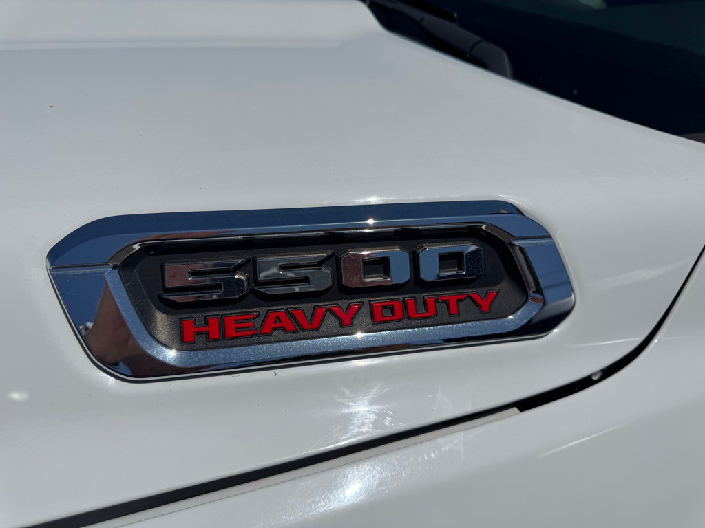 2022 RAM 5500 Image 32