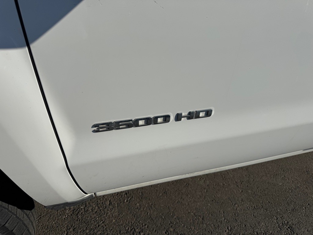 2015 Chevrolet Silverado 1500 Image 2