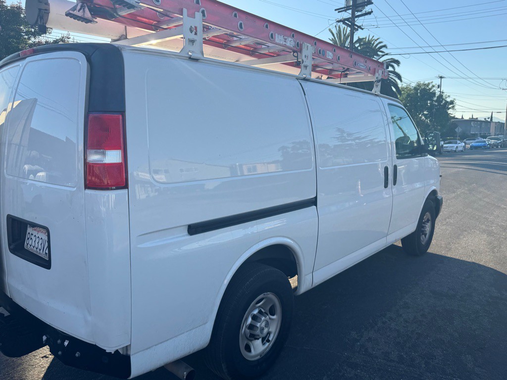 2019 Chevrolet Express Image 4