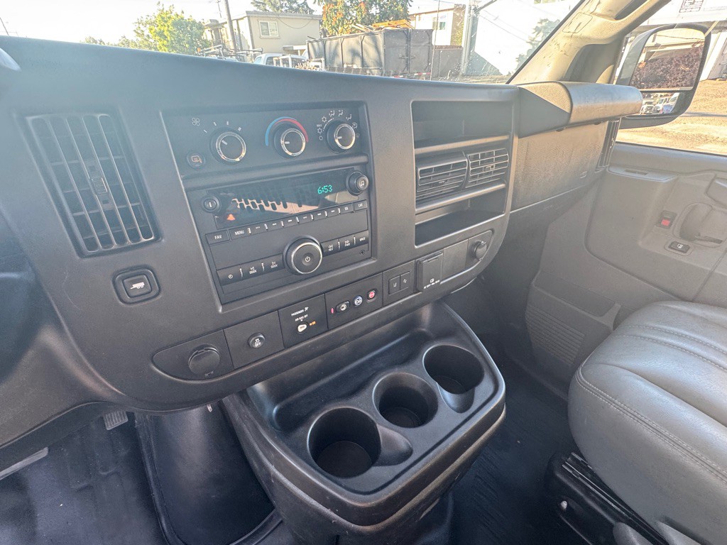 2019 Chevrolet Express Image 15