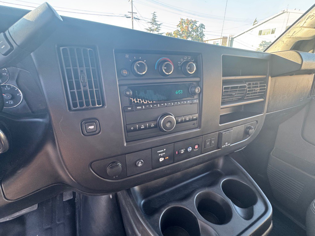 2019 Chevrolet Express Image 18