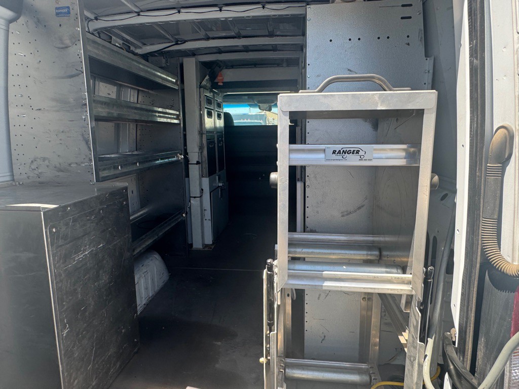 2013 Mercedes-Benz Sprinter Image 11