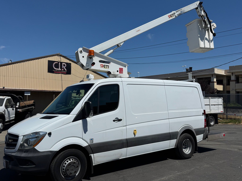 2017 Mercedes-Benz Sprinter Image 1