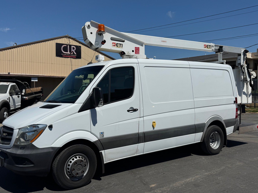 2017 Mercedes-Benz Sprinter Image 2