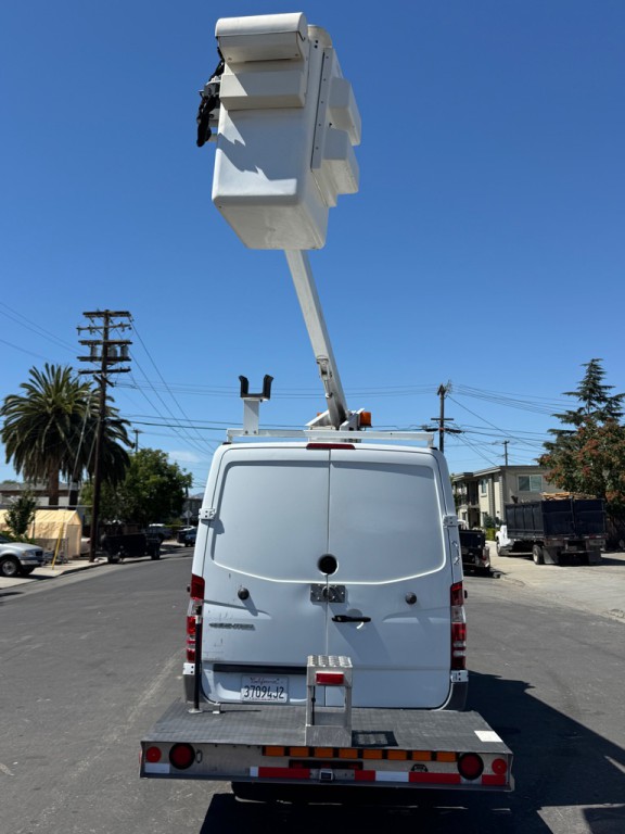 2017 Mercedes-Benz Sprinter Image 3
