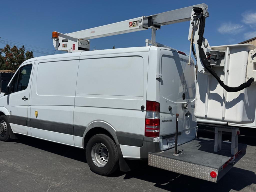 2017 Mercedes-Benz Sprinter Image 4