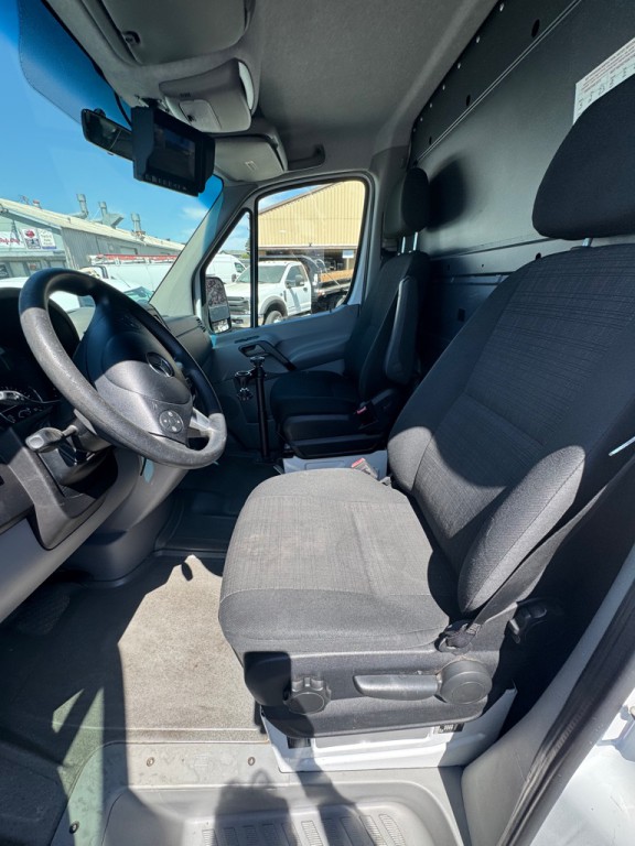 2017 Mercedes-Benz Sprinter Image 17