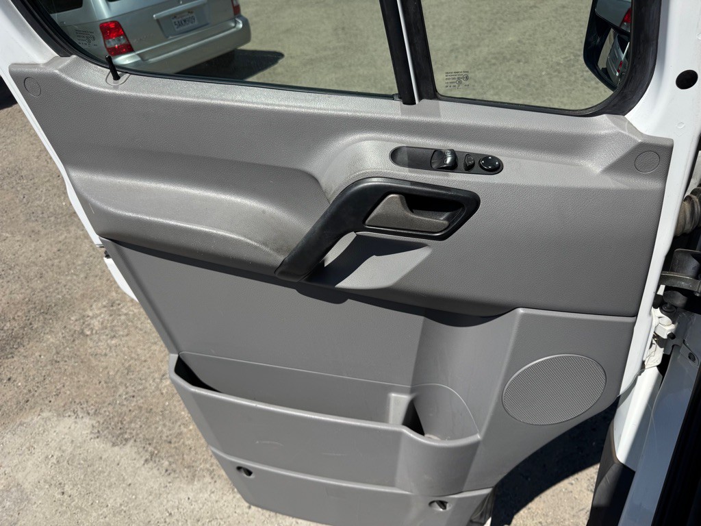 2017 Mercedes-Benz Sprinter Image 24