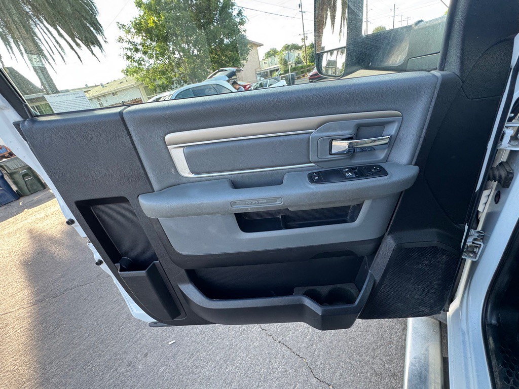 2016 RAM 5500 Image 30