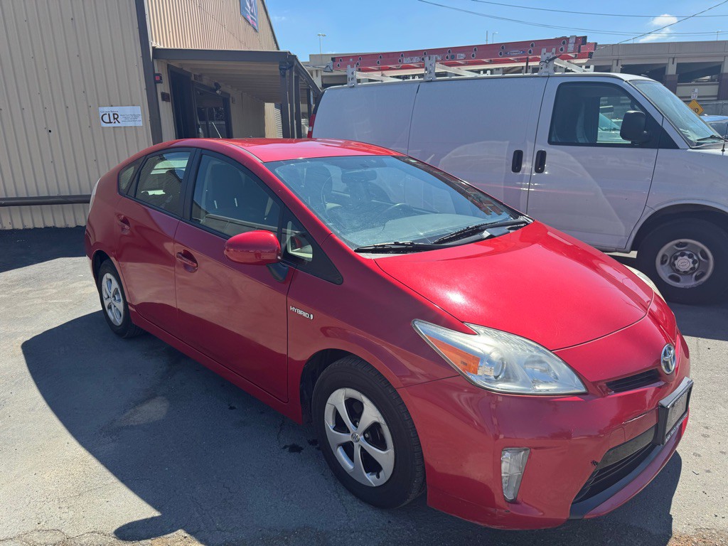 2013 Toyota Prius Image 2