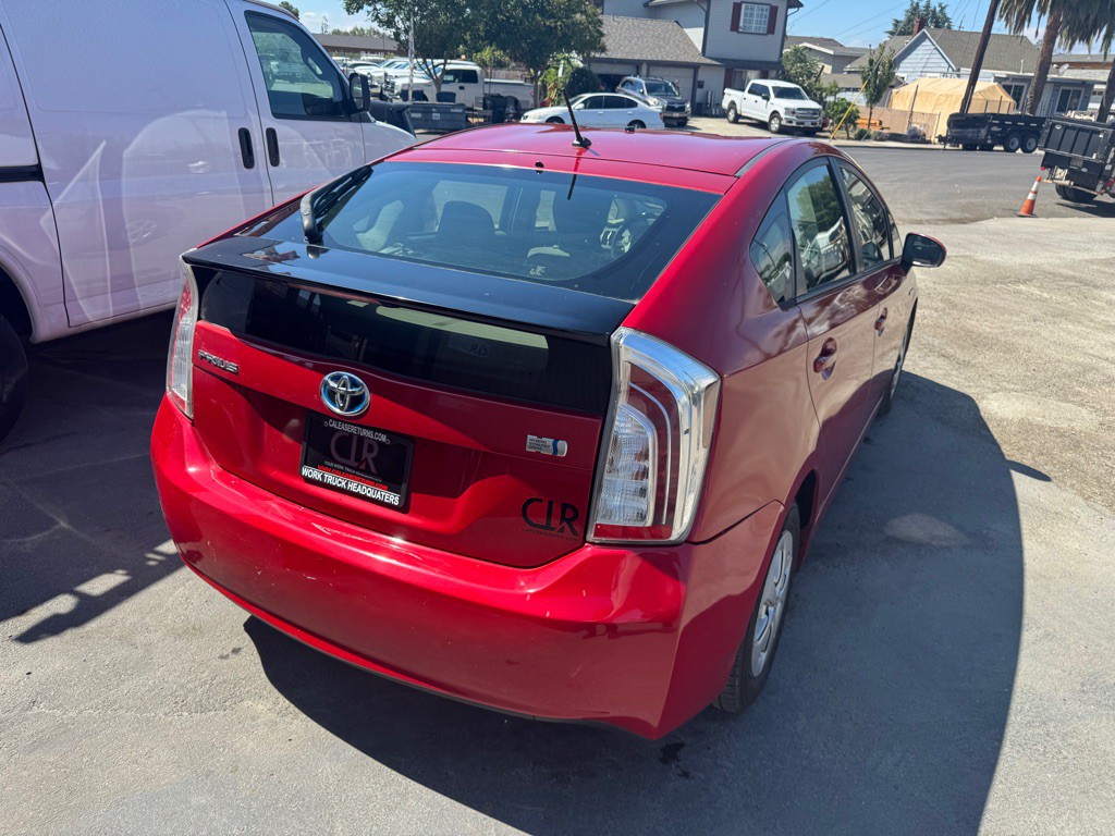 2013 Toyota Prius Image 4