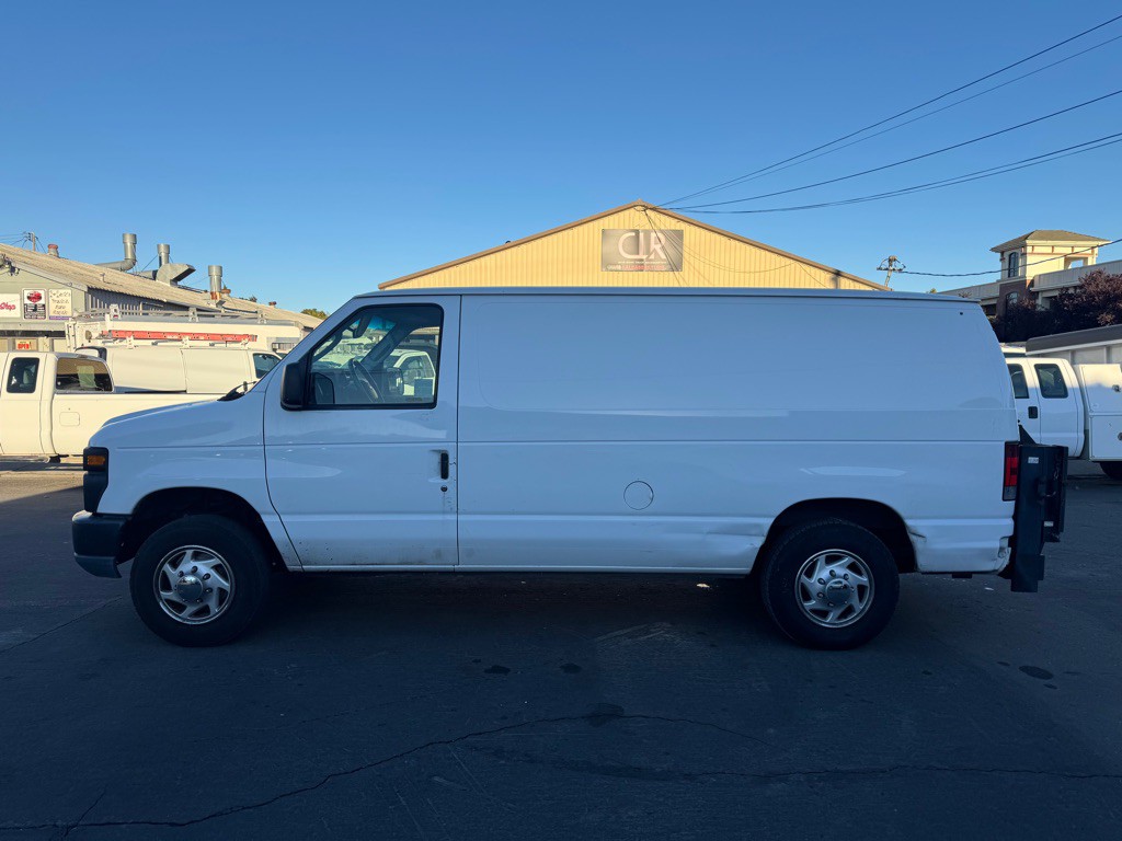 2009 Ford Econoline Image 4