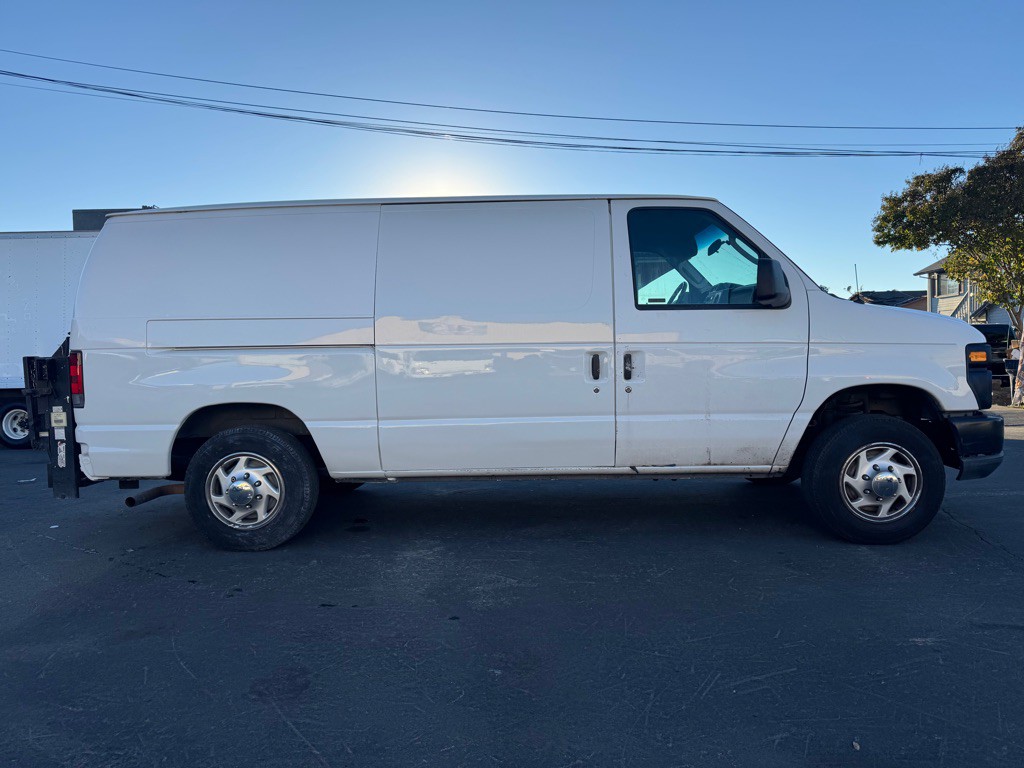 2009 Ford Econoline Image 6
