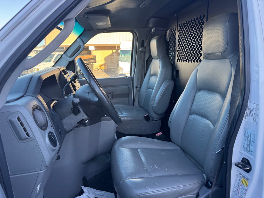 2009 Ford Econoline Image 8