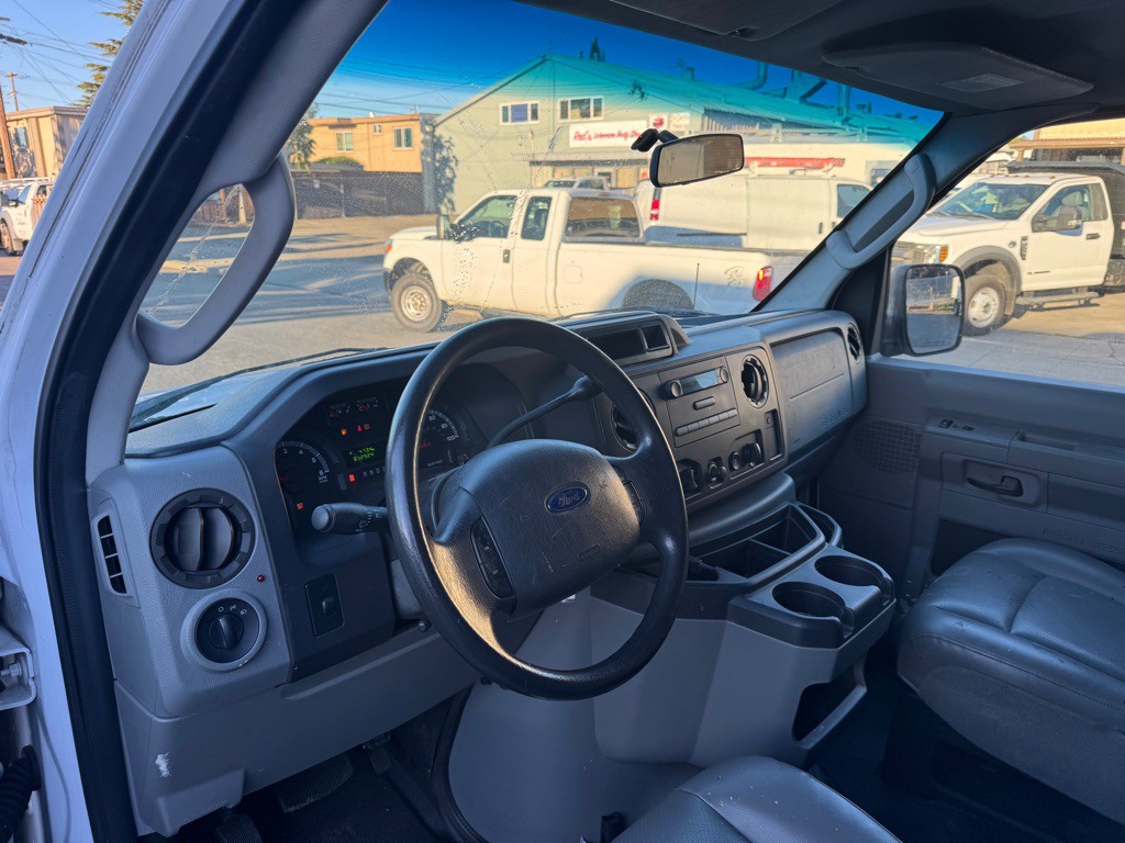 2009 Ford Econoline Image 9