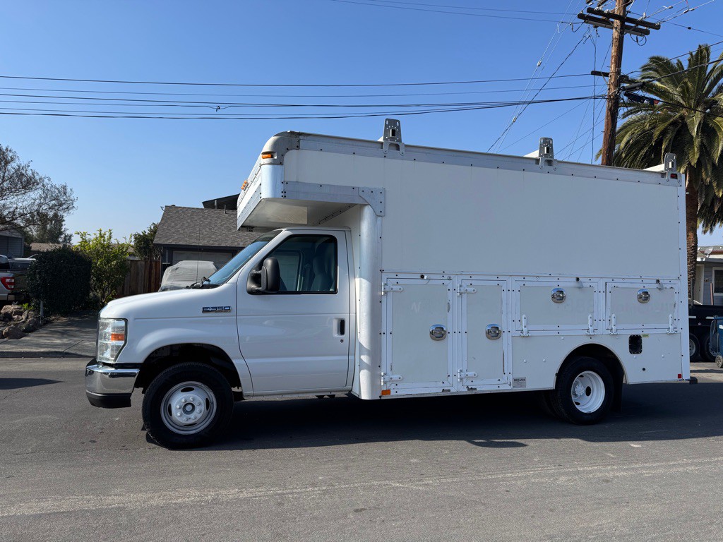 2017 Ford Econoline Image 4