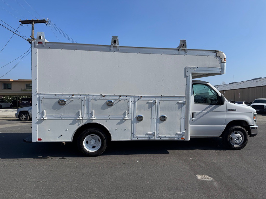 2017 Ford Econoline Image 5