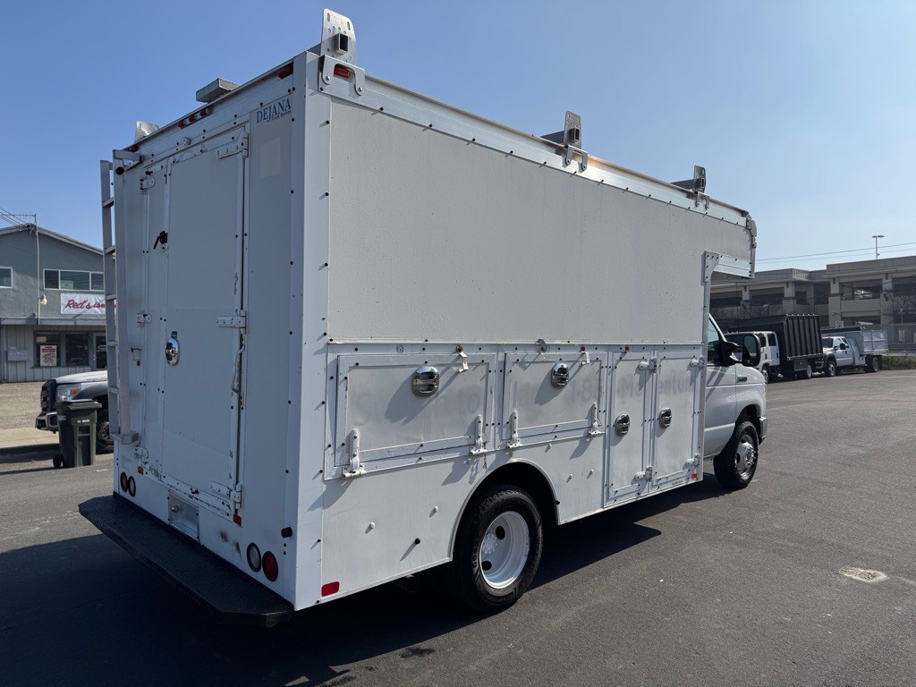 2017 Ford Econoline Image 6