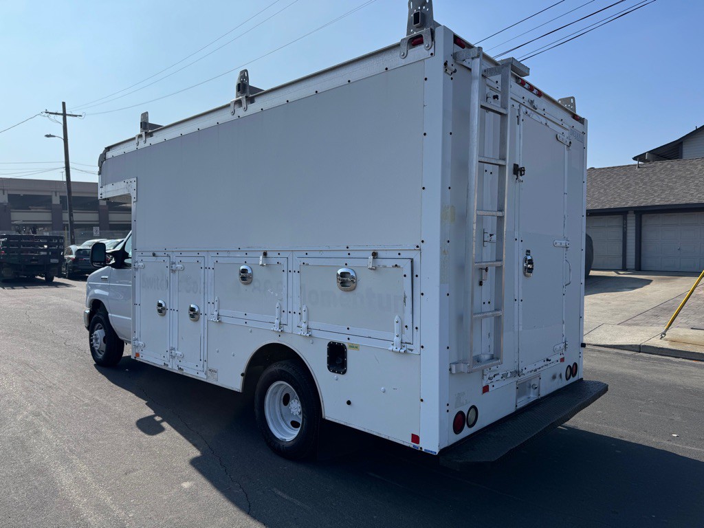 2017 Ford Econoline Image 7