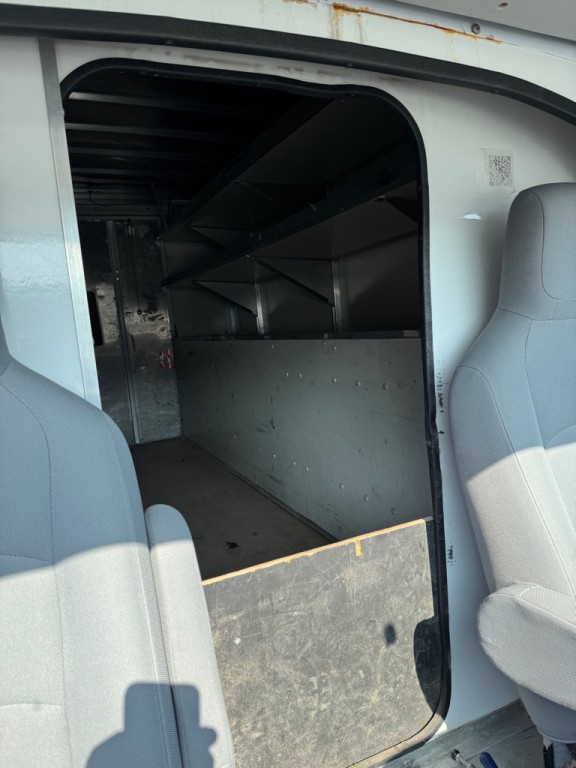 2017 Ford Econoline Image 12