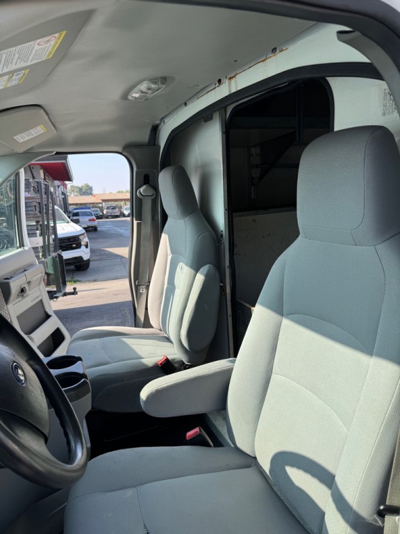 2017 Ford Econoline Image 13