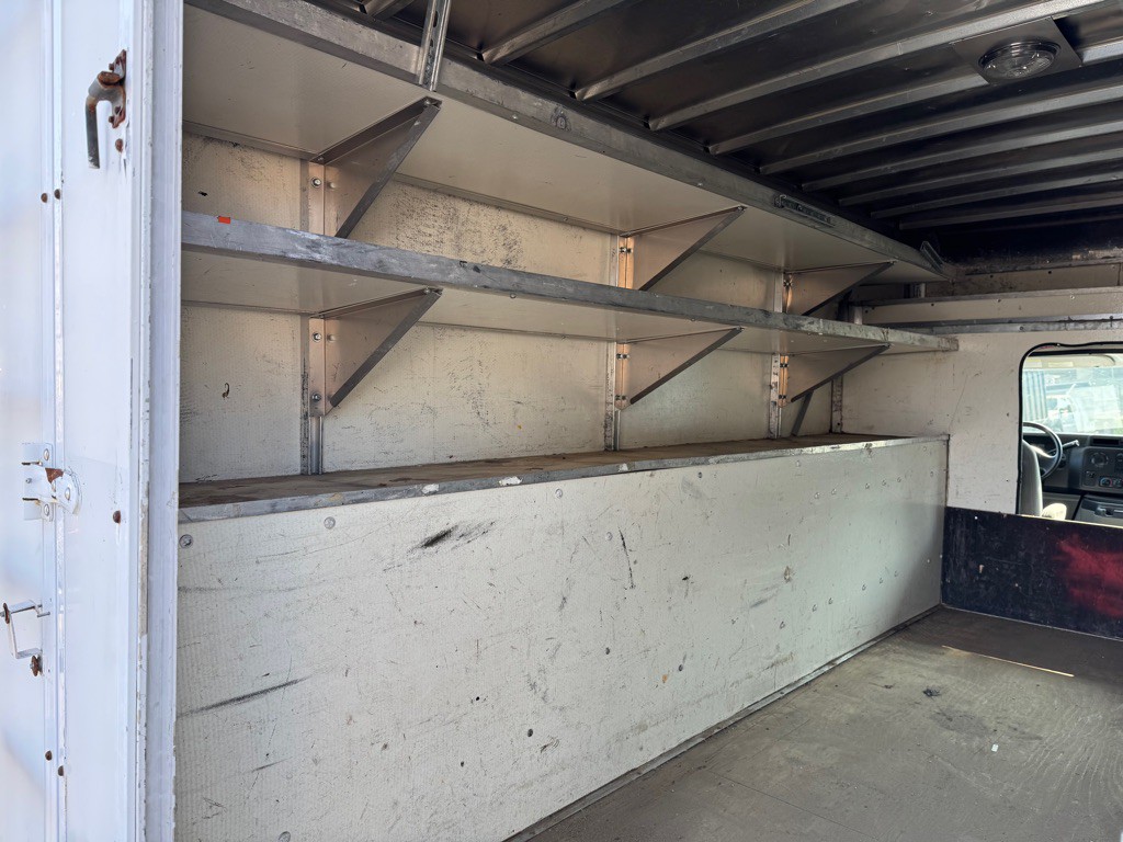 2017 Ford Econoline Image 17