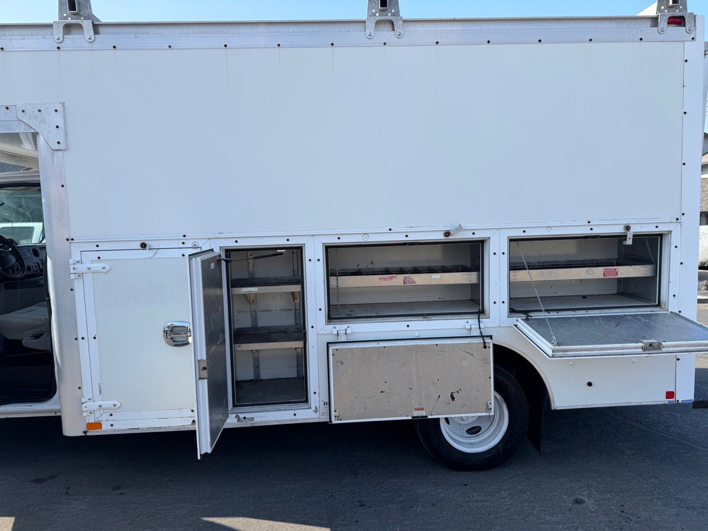 2017 Ford Econoline Image 21