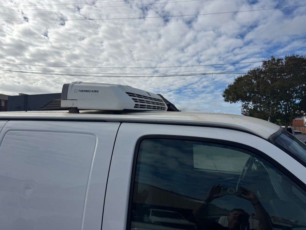 2017 GMC Savana Image 8